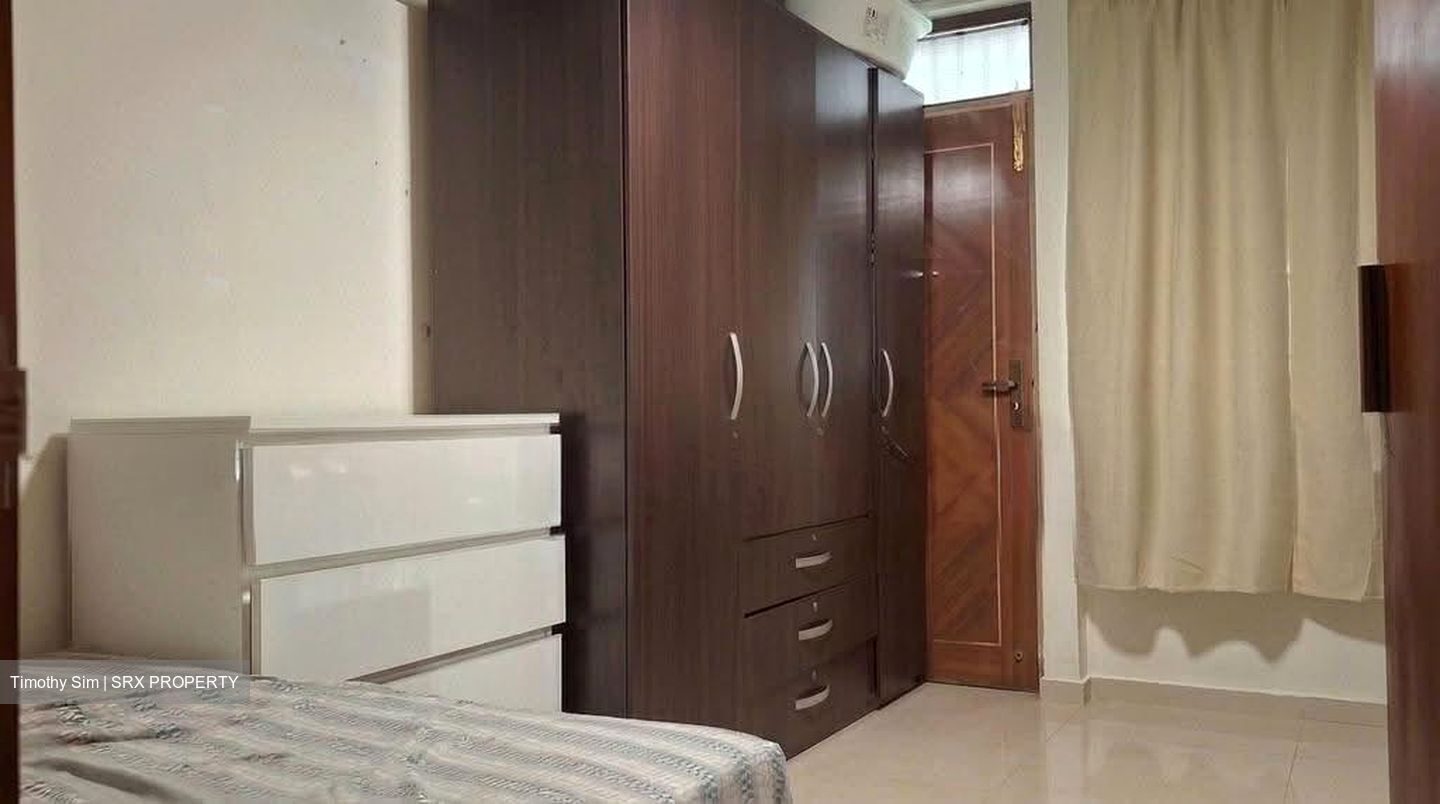 Tampines Street 42 (Tampines), Multi Generation #632173591